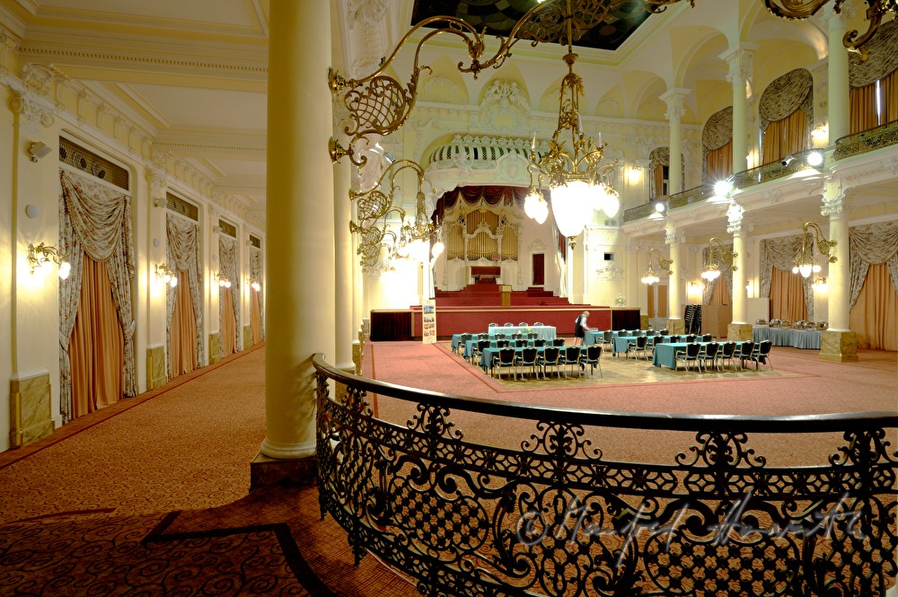 Grandhotel Pupp, Festsaal in neobarockem Baustil