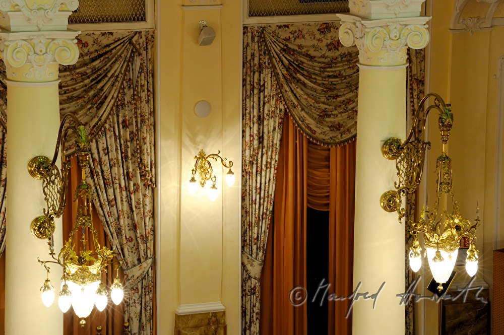 Grandhotel Pupp, Vorhänge im Festsaal
