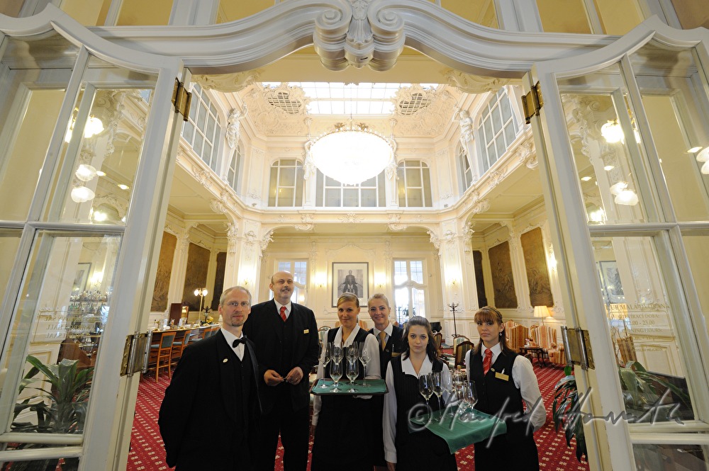 Grandhotel Pupp, Peronal in der Pianobar