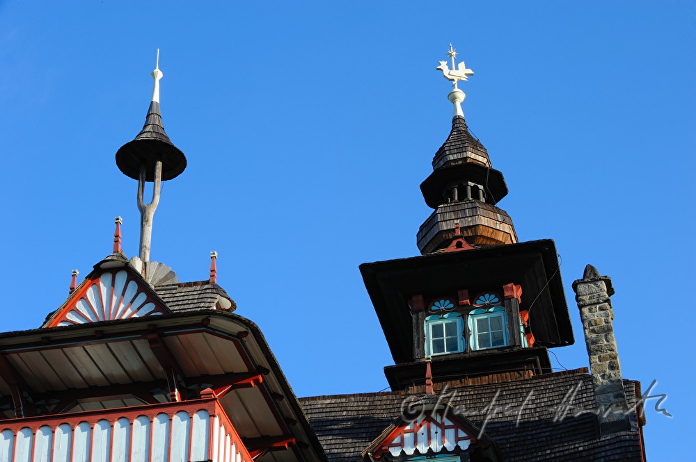 Hotel Mamenka im Stil der slawischen Volksarchitektur