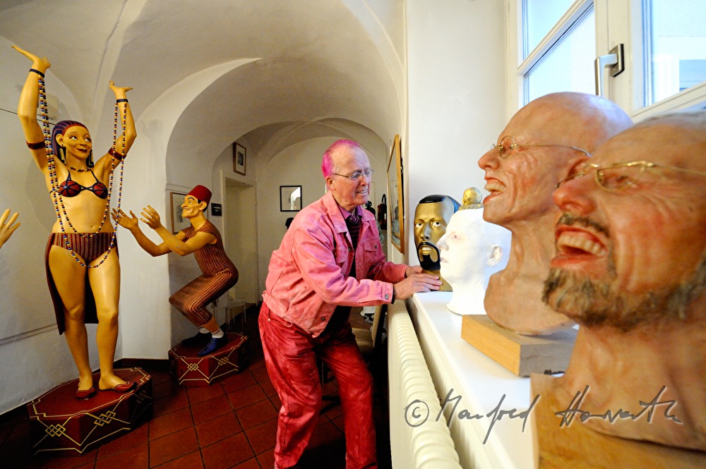 Galerist Nick Treadwell in seinem Museum