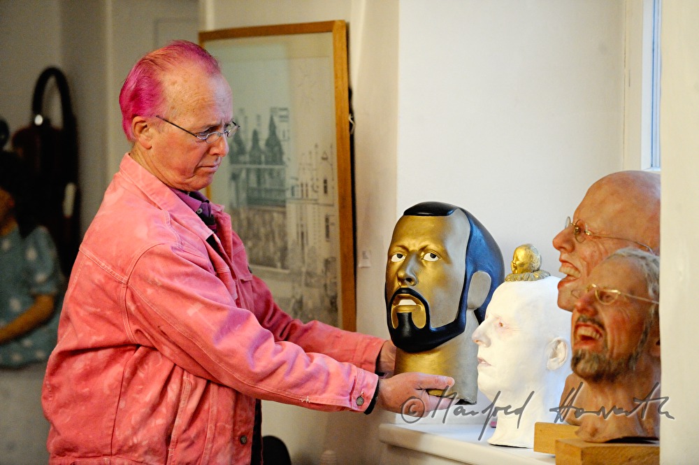 Galerist Nick Treadwell in seinem Museum