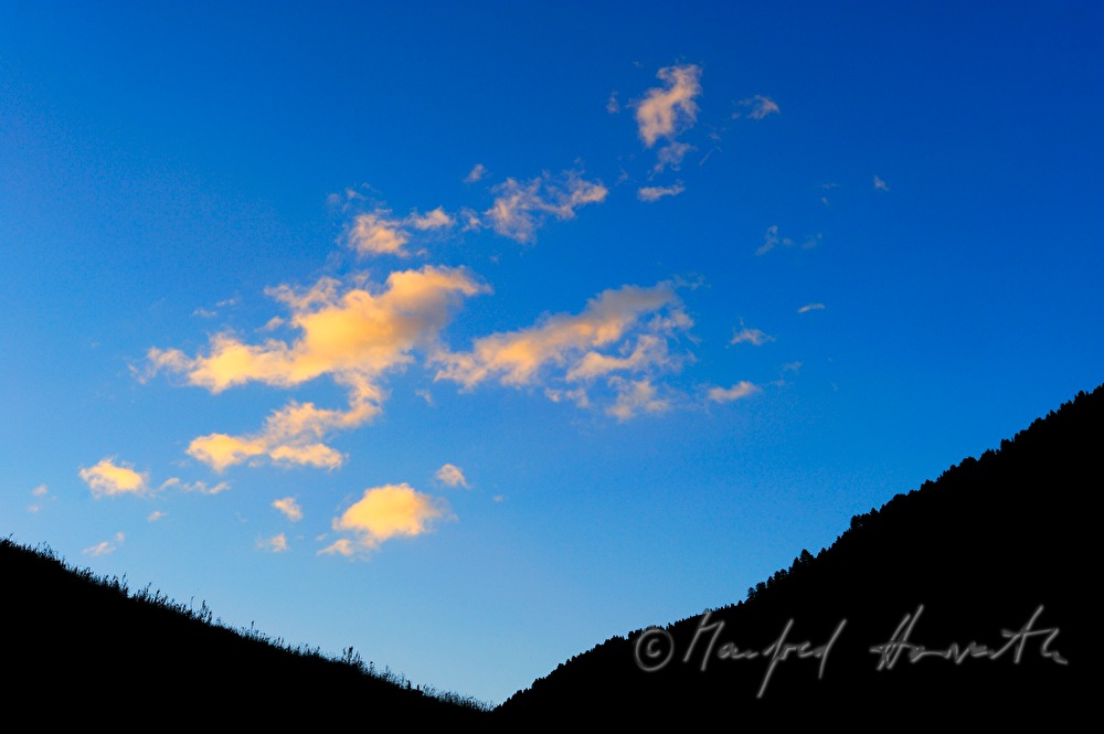 Berge der sarner Alpen, Abendhimmel