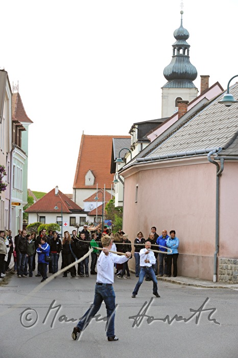 Schnalzer beim traditionellen Pfingstschnalzen