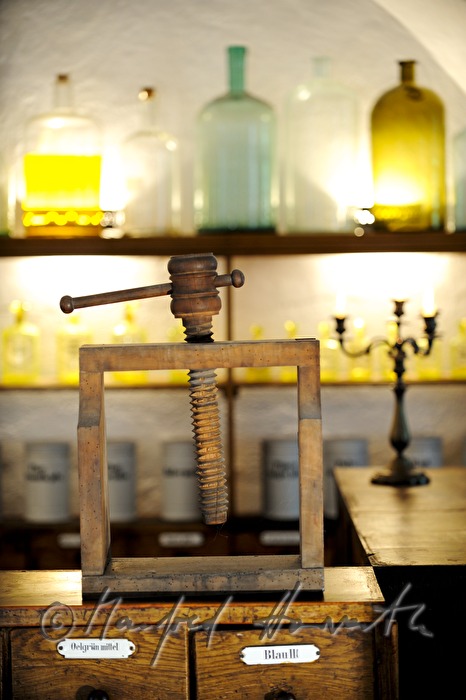 Ausstellung einer historischen Apothekerpresse