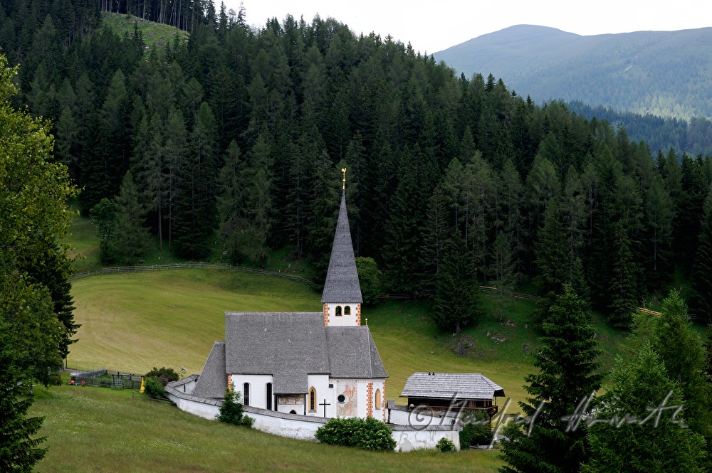 Kirche St. Oswald und Wald
