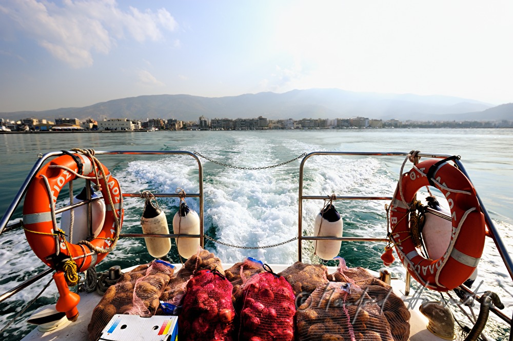 Einkaufen mit der Motoryacht