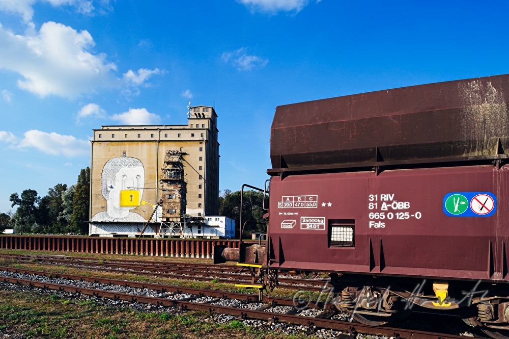 Getreidespeicher mit Graffiti