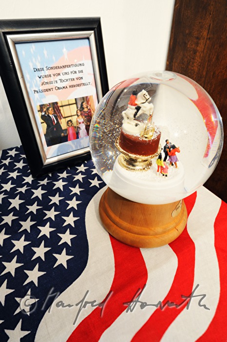 Schneekugel-Geschenk an Präsident Obama