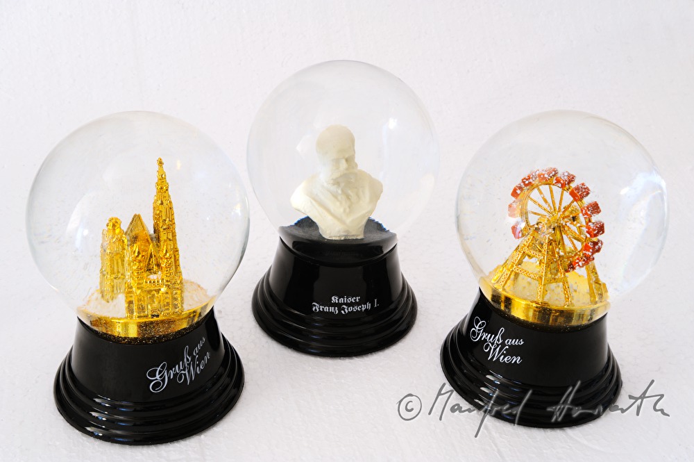 Stephansdom, Kaiser Franz Josef und Riesenrad in Schneekugeln