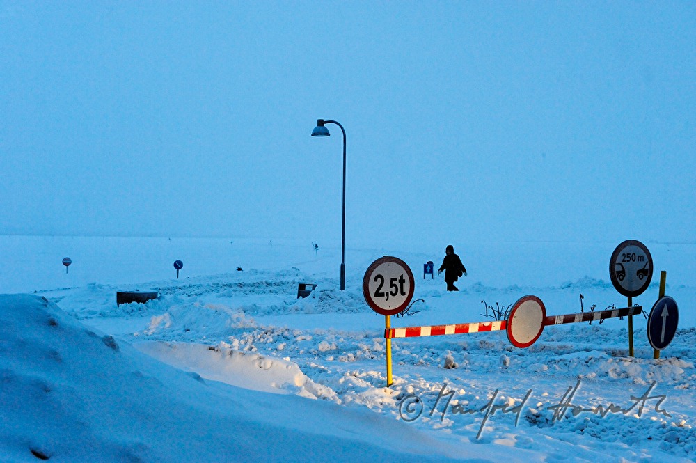 Schranke an der Eisstrasse nach Noarootsi