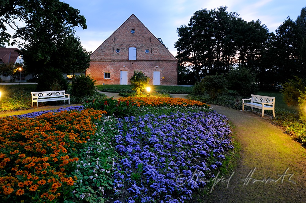 Scheune und Garten auf der Schlossinsel