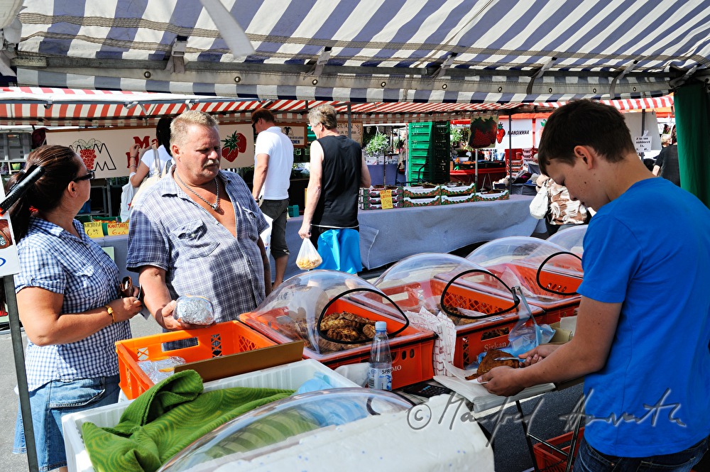 Verkaufsstand für Kalakukko (Fisch in Brotteig)