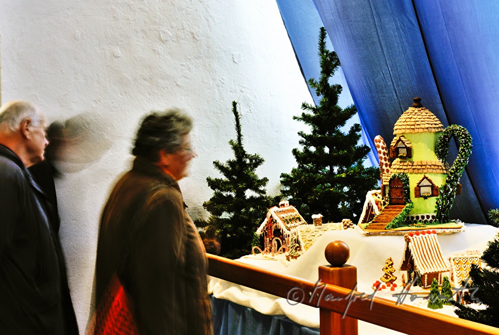 Besucher in der Lebkuchenhaus-Ausstellung