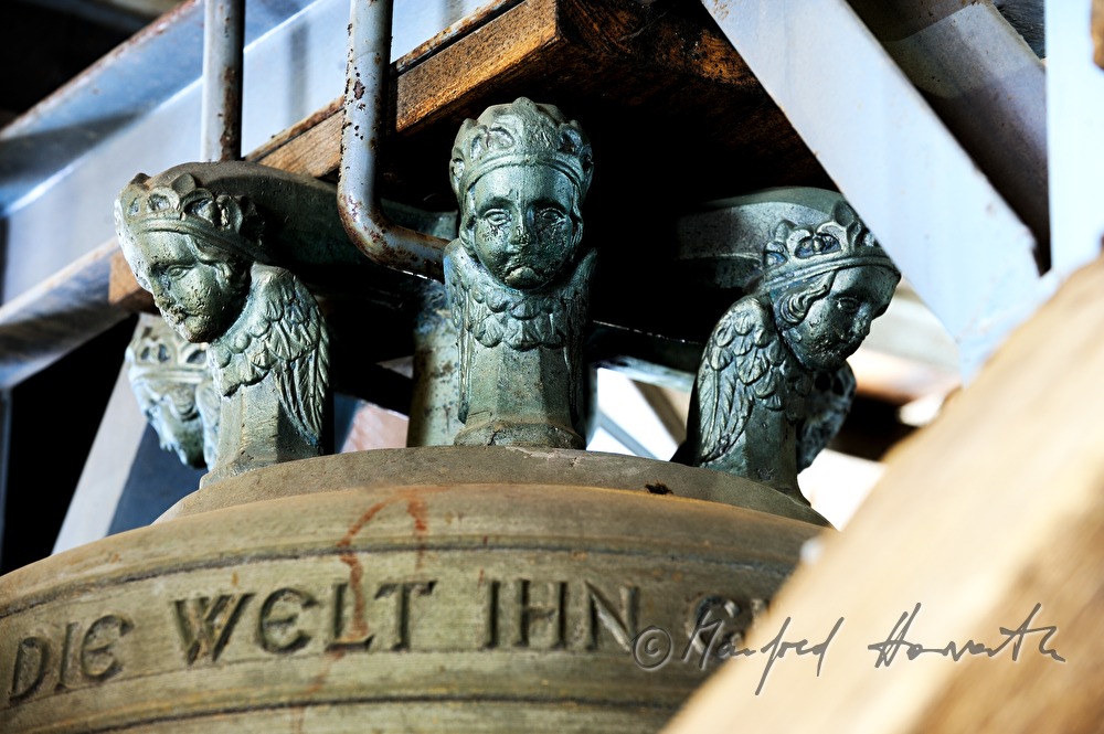 Detail der Glocke im Glockenturm