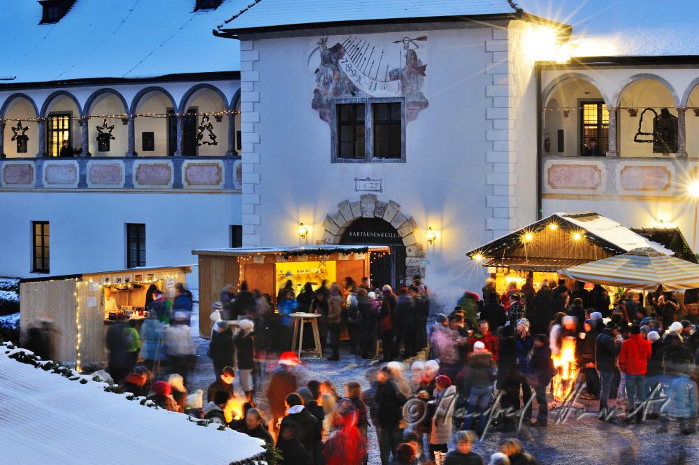 Weihnachtsmarkt im Innenhof