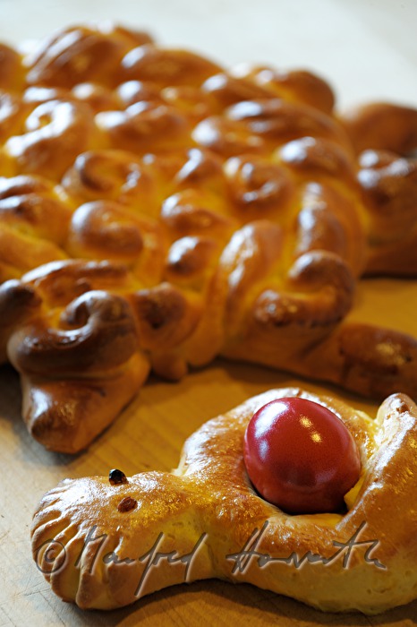 backen von Ostergebäck (Osterstern und Ostermandl)