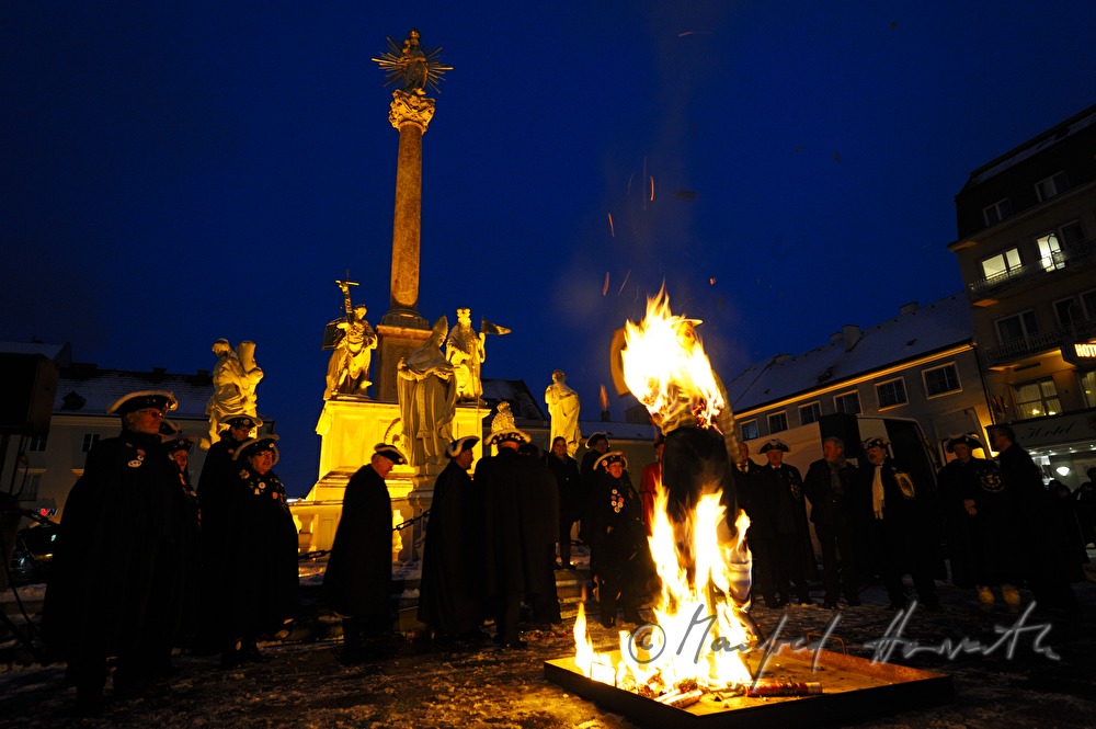Fasching verbrennen am Hauptplatz