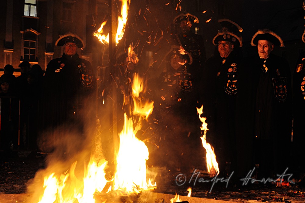Fasching verbrennen am Hauptplatz