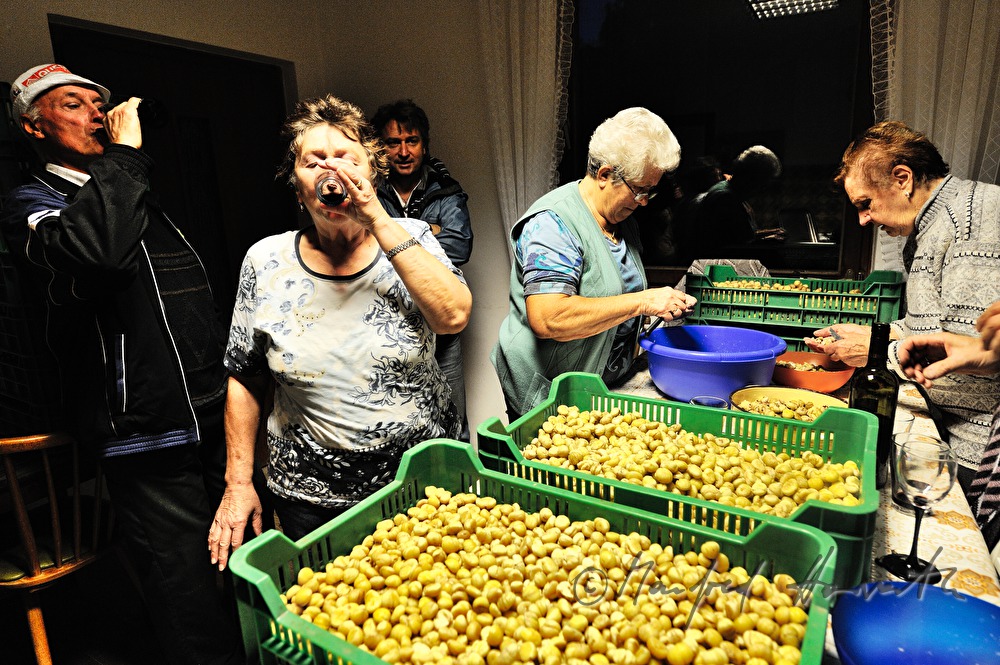Herstellung von Kastanienreis für das Kastanienfest
