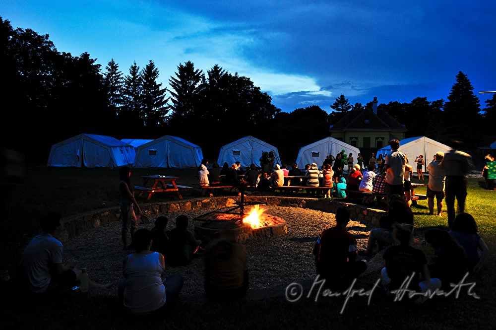 Lagerfeuer beim Zeltlager des Nationalpark Zentrums