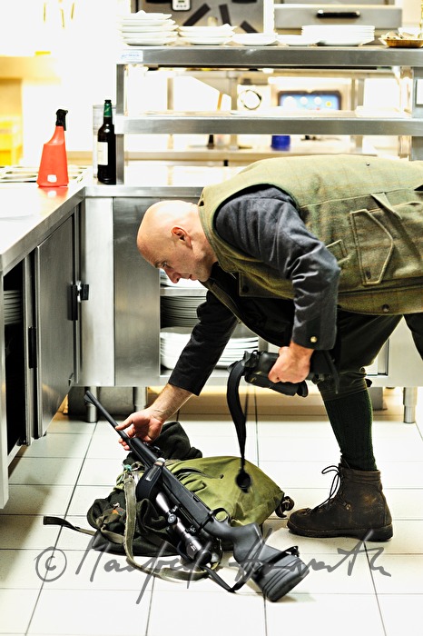 Jäger Hubert Kalteis in seiner Küche