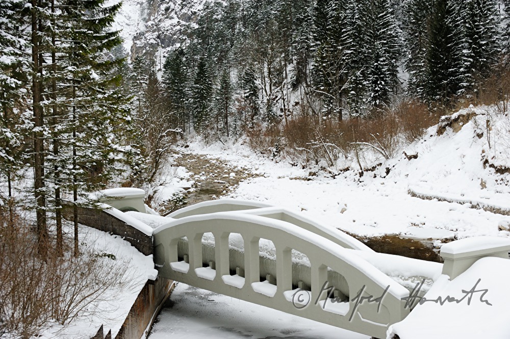 Brücke mit Wasserleitung für das Kraftwerk Erlaufboden