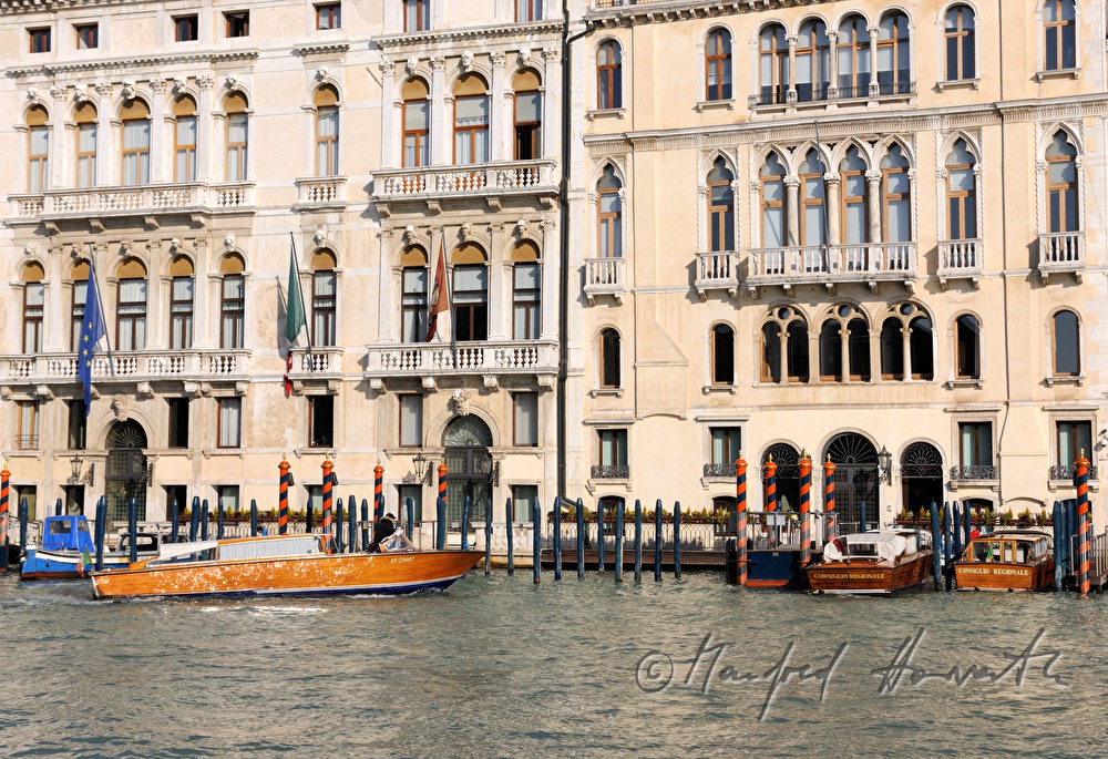 Motorboote auf dem Canale di San Marco