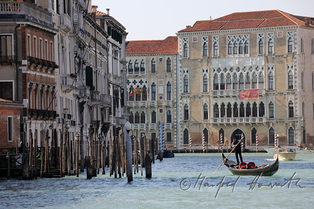Gondoliere und Boote auf dem Canal Grande