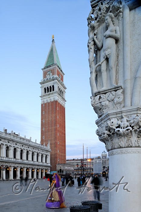 Campanile di San Marco und Säule vom Dogenpalast