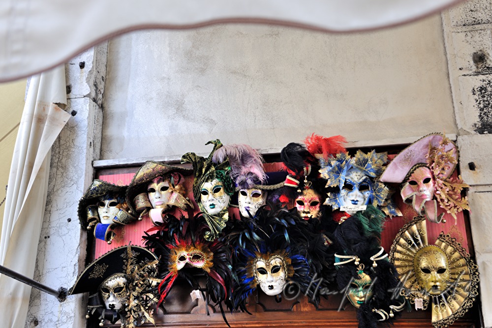 Souvenirstand mit Masken auf der Rialtobrücke