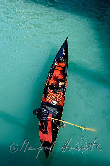 Gondel auf dem Canal Grande und Riva del Carbon