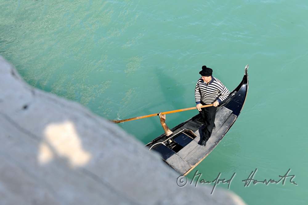 Gondel auf dem Canal Grande und Riva del Carbon
