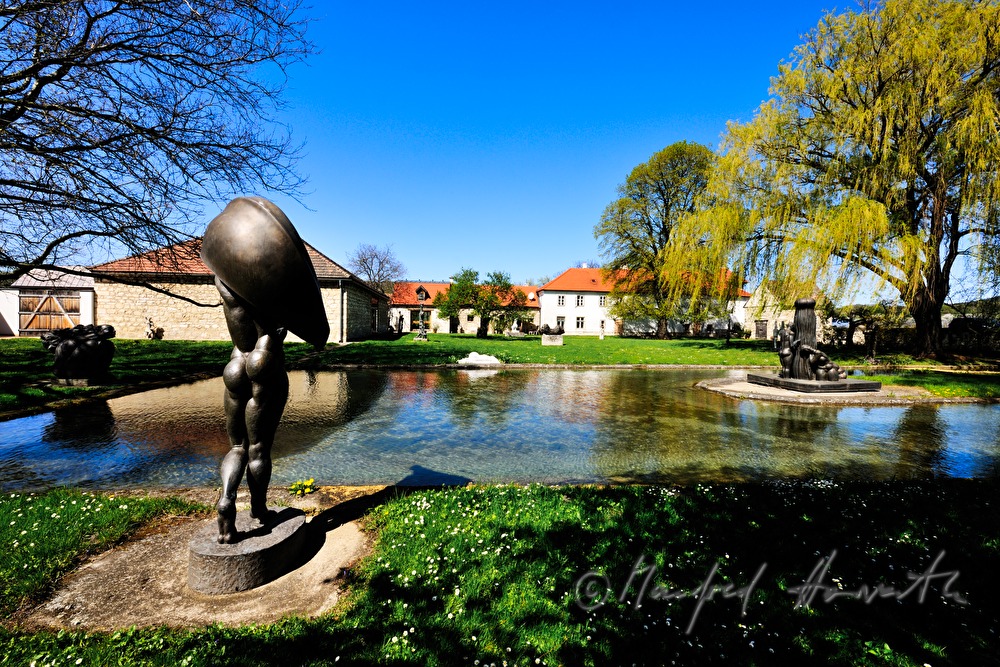 Bronzeskulptur im Landschaftspark und Gritsch-Mühle