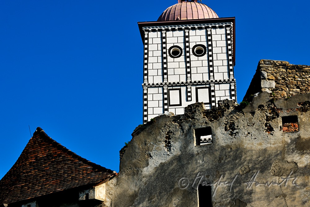 Turm aus der Renaissance-Zeit und Burgmauer
