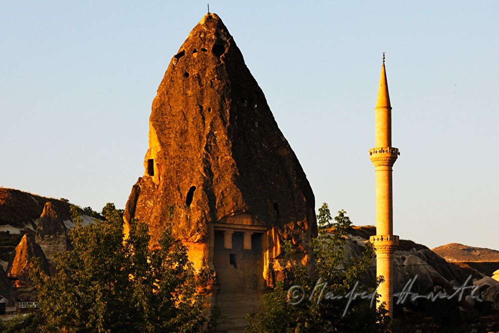 Felsenkirche Roma Kalesi und Minarett