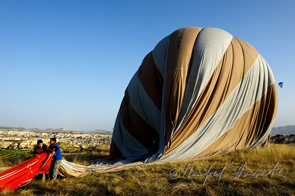 Heißluftballon nach der Landung