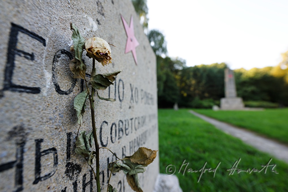 Lagerfriedhof aus dem Zweiten Weltkrieg