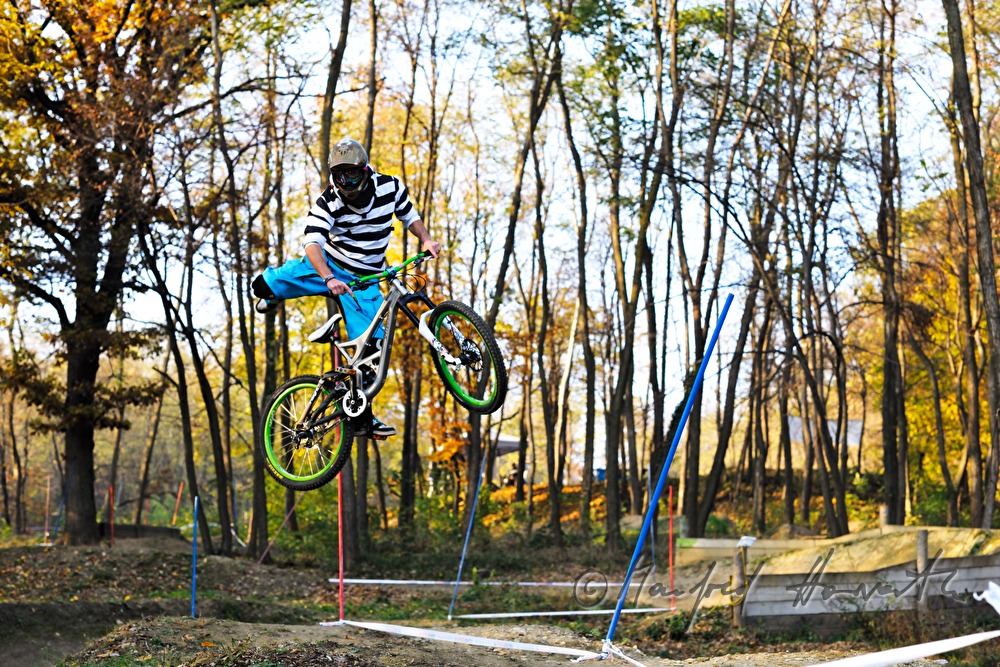 Sprung beim Mountainbike-Rennen