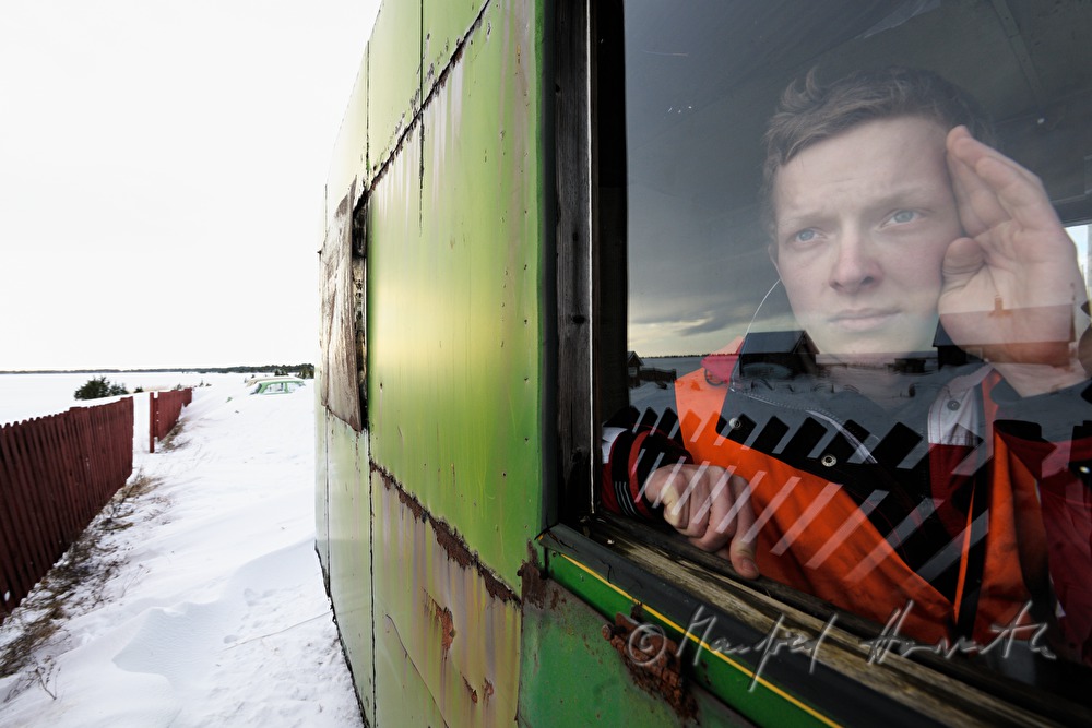 Strassenposten in seinem Container
