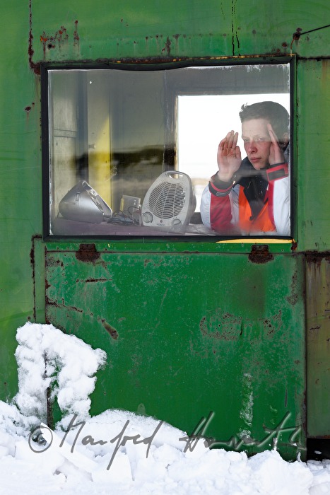 Strassenposten in seinem Container