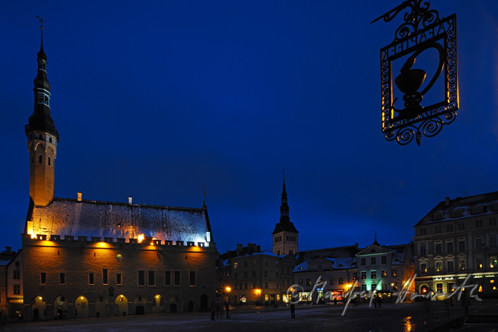 Hauptplatz mit Rathaus und Nikolaikirche