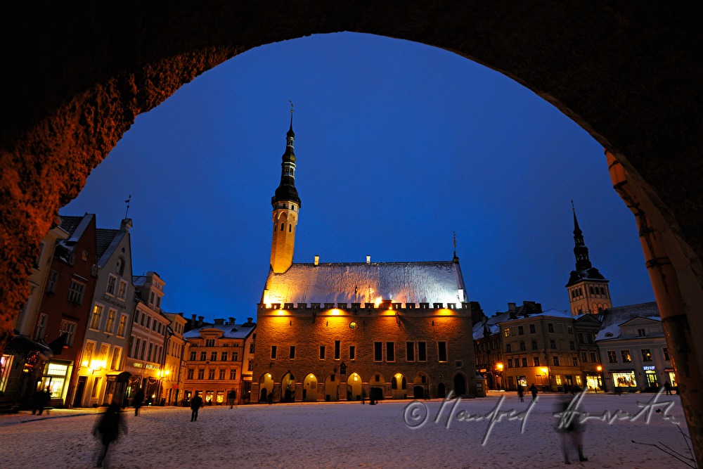 Hauptplatz mit Rathaus und Nikolaikirche