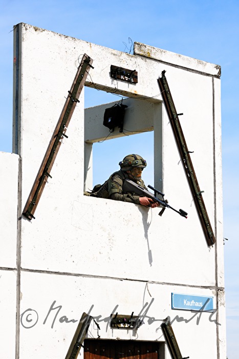 Soldat des Österreichischen Bundesheeres bei Truppenübung