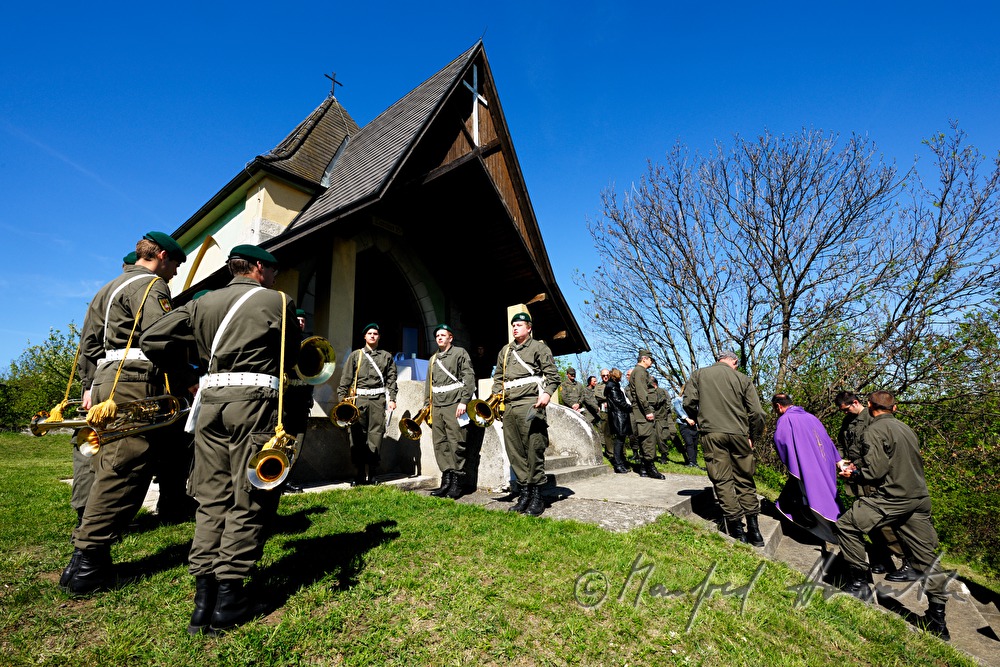 Soldaten des Österreichischen Bundesheeres bei Feldmesse