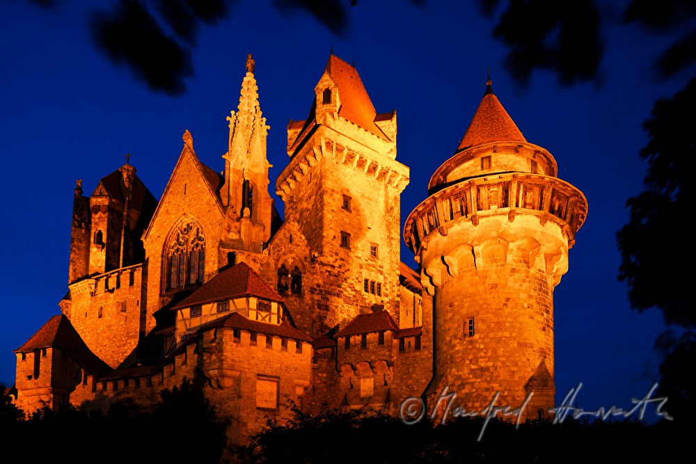 Burg Kreuzenstein im historistischen Baustil