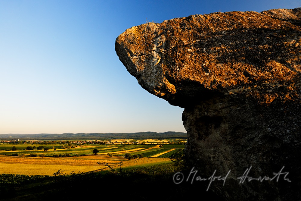 Blick vom Hölzelstein zum Leithagebirge