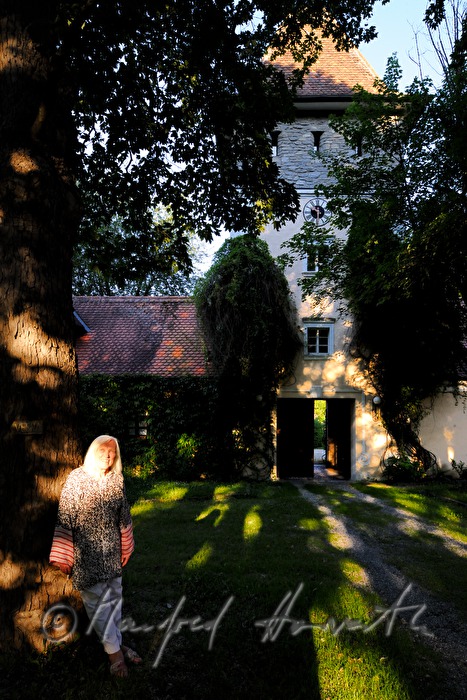 Uhrturm über dem Haupteingang