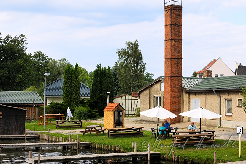 Fischräucherei und Gastgarten an der Müritz