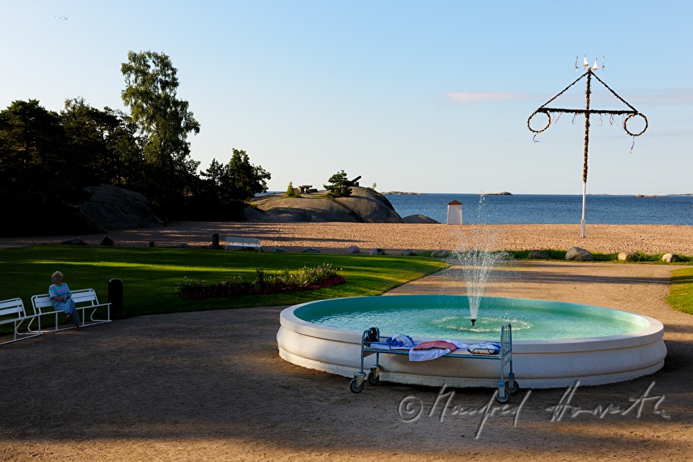 Brunnen und Bett am Strand im Kurpark (Siebenschläfertag)